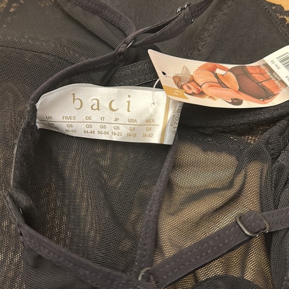 BACI ⭐️ lace halter mini dress with garters - Picture 9 of 9